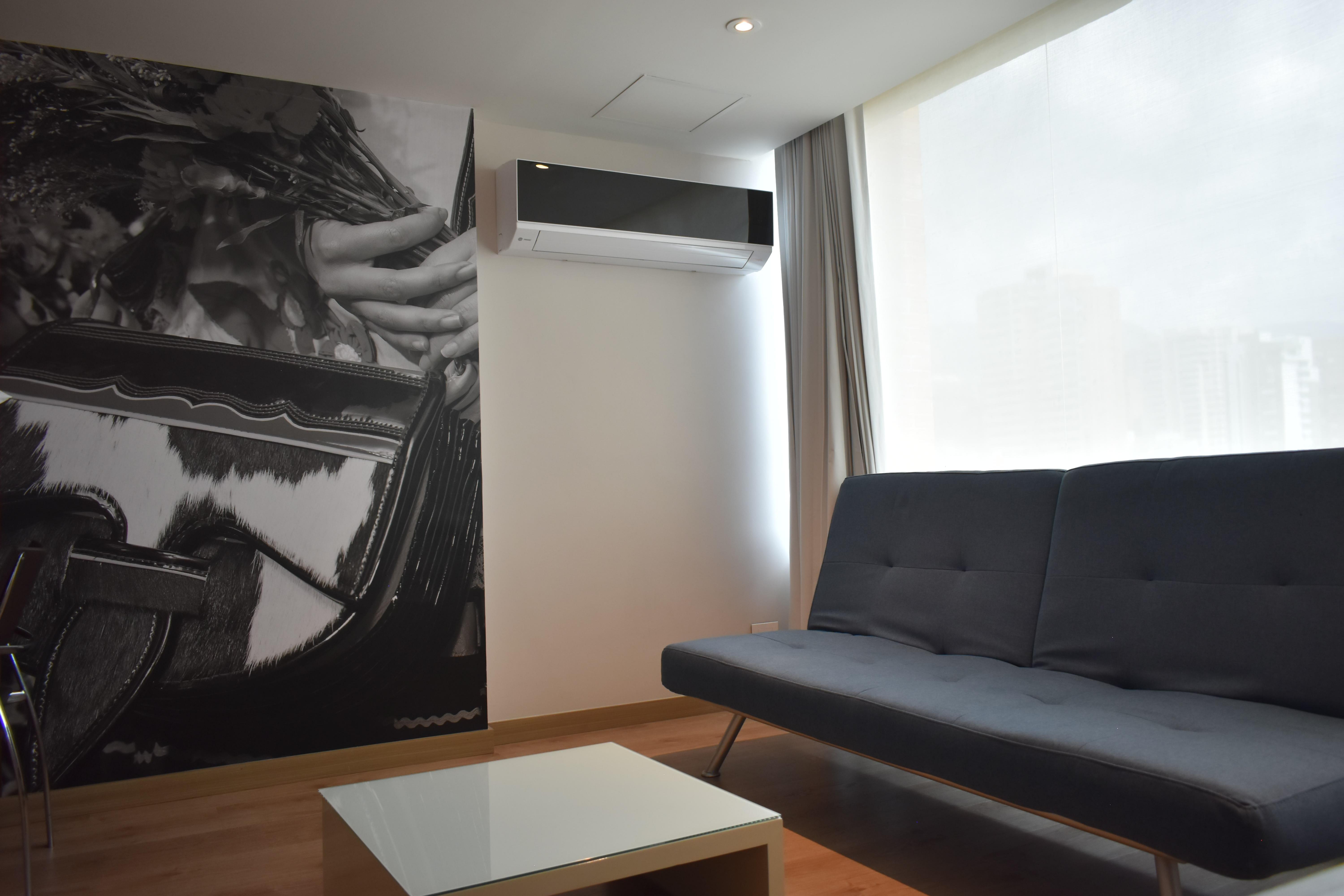Hotel Holiday Inn Express & Suites Medellin By Ihg Exterior foto