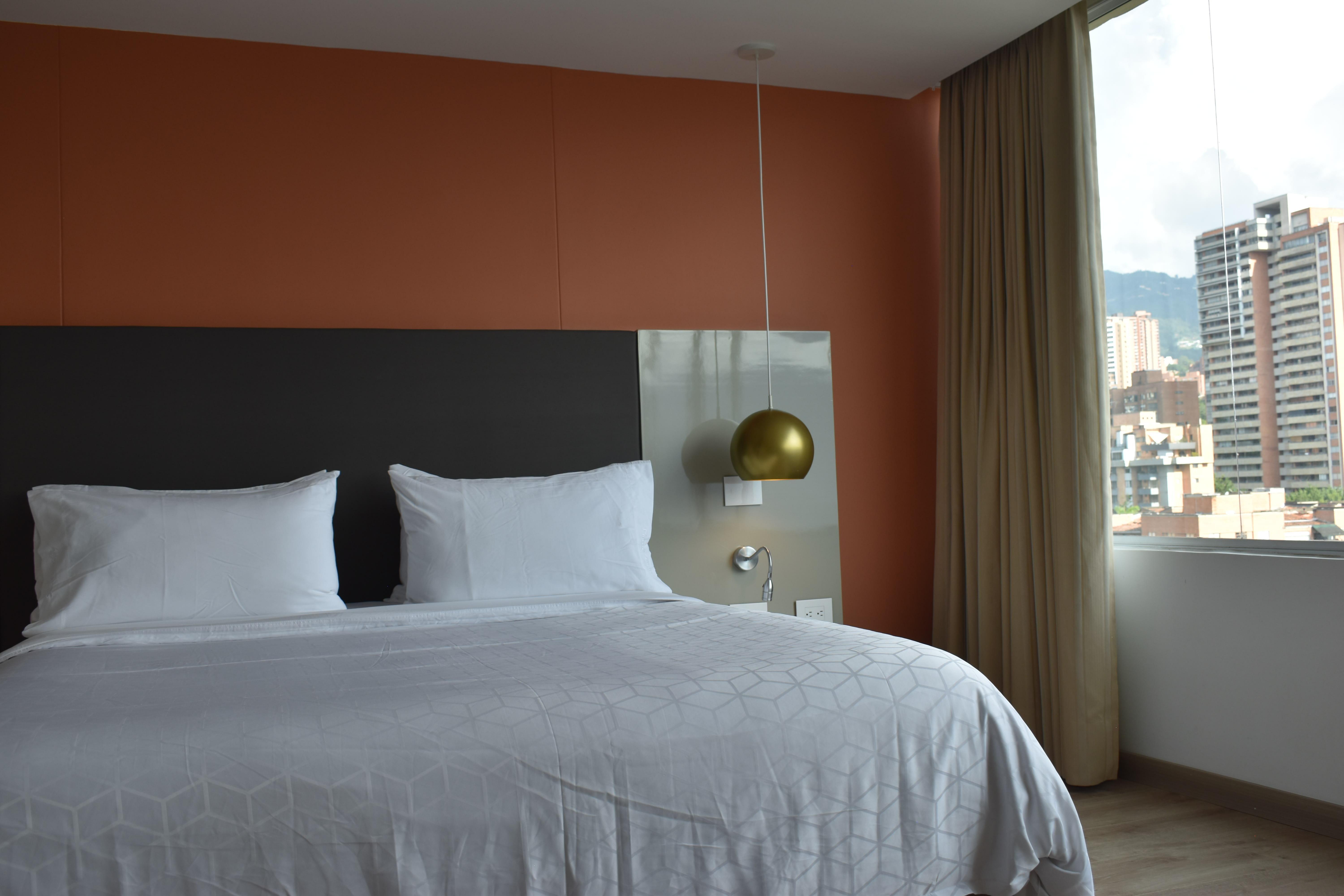 Hotel Holiday Inn Express & Suites Medellin By Ihg Exterior foto