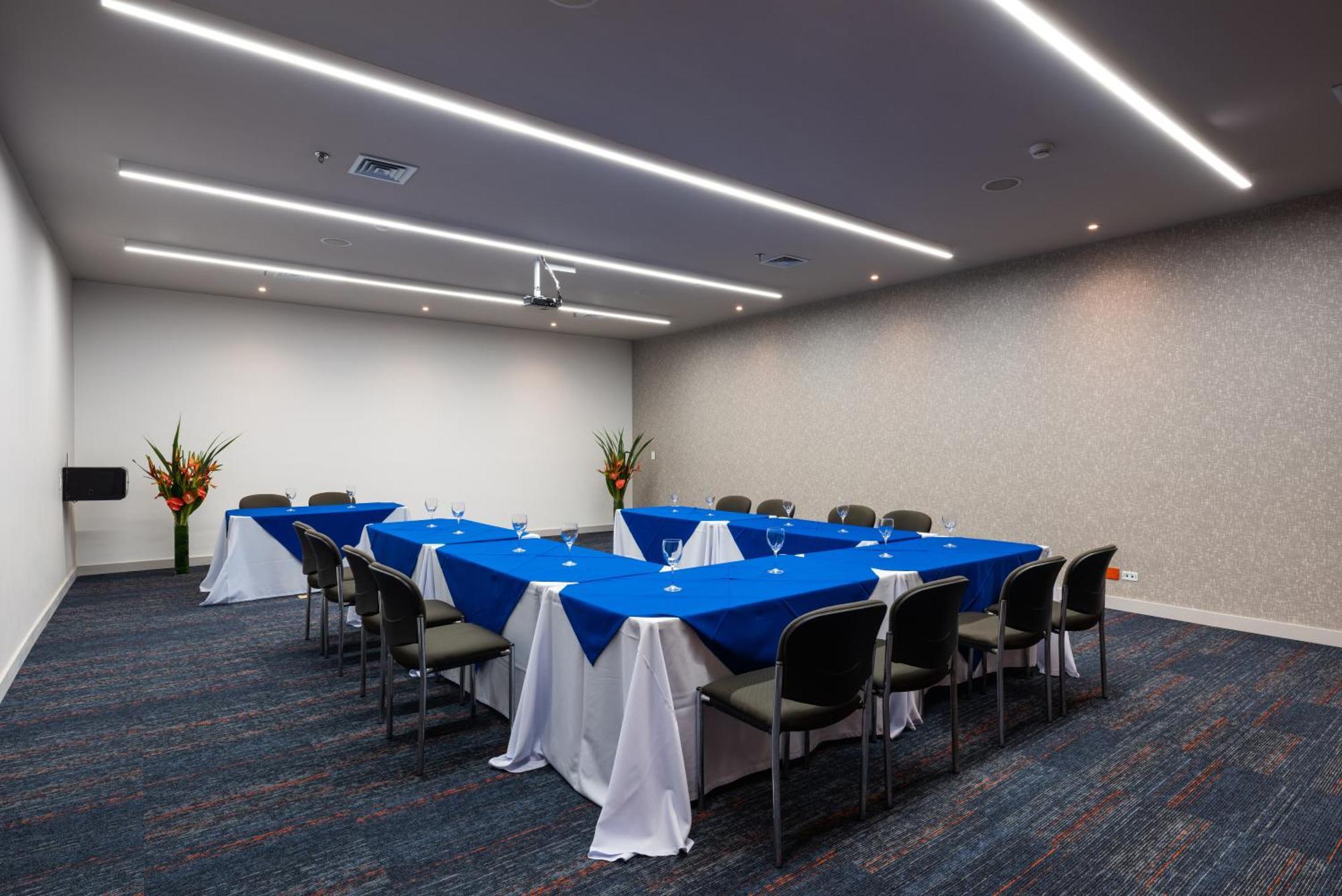 Hotel Holiday Inn Express & Suites Medellin By Ihg Exterior foto