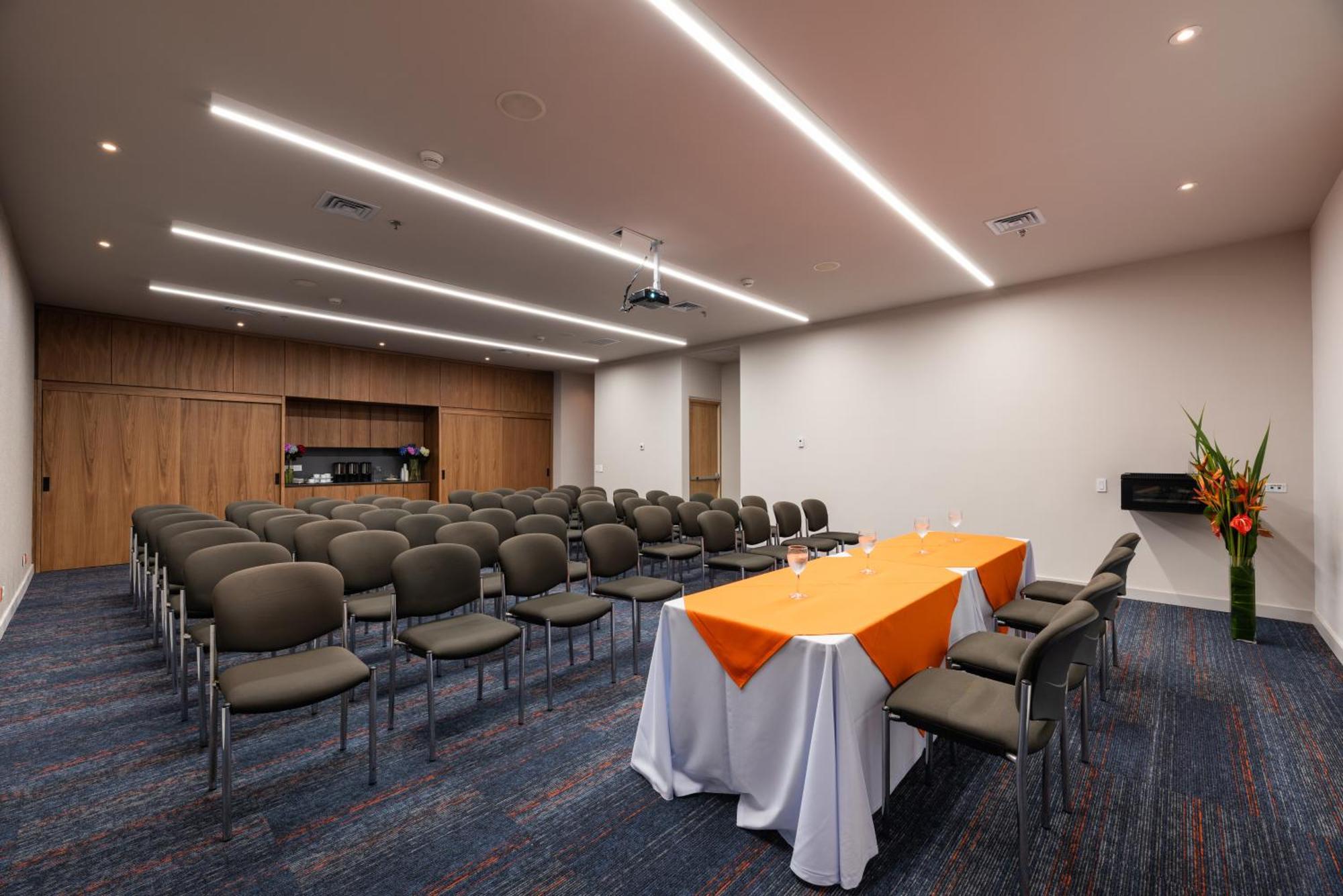 Hotel Holiday Inn Express & Suites Medellin By Ihg Exterior foto