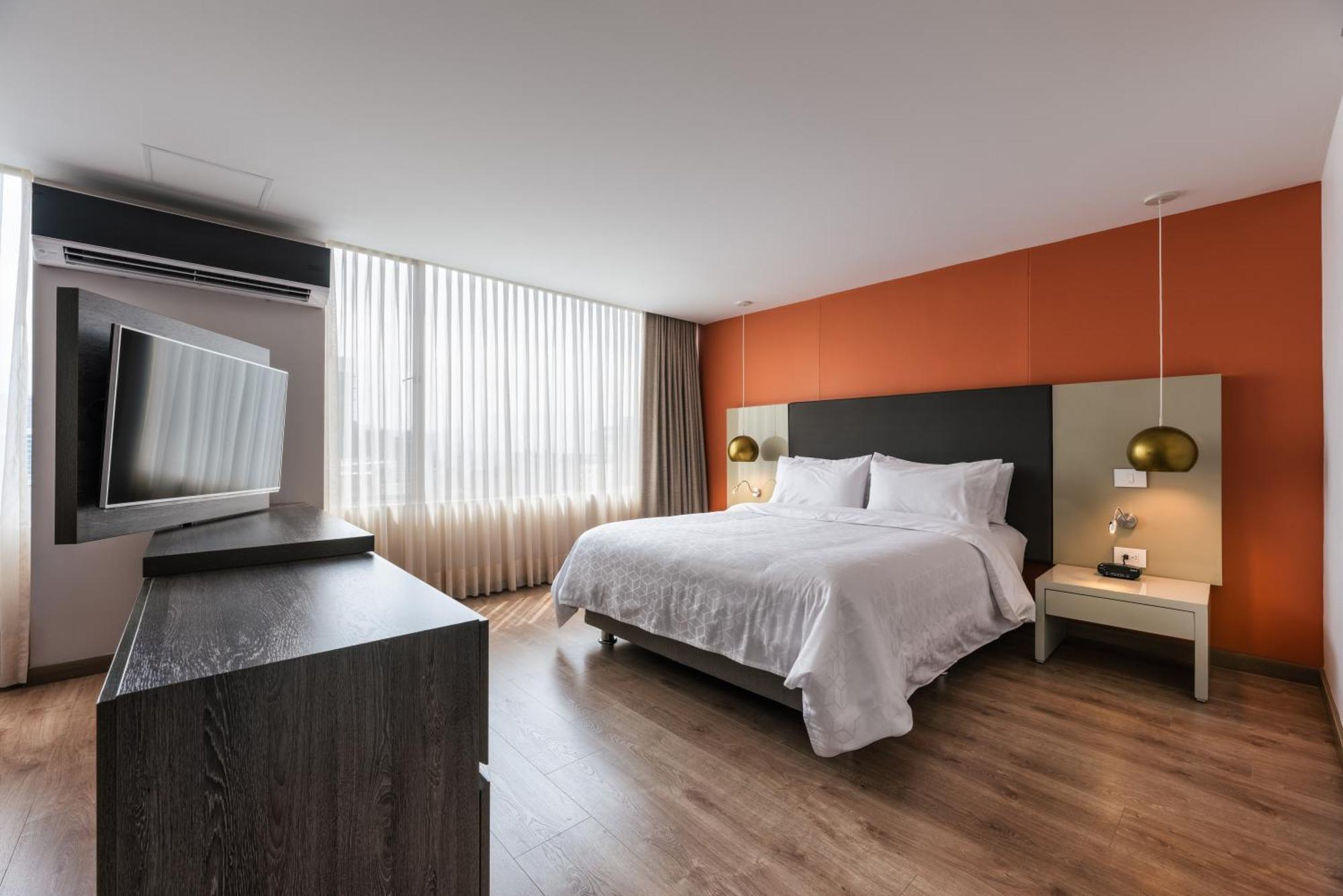 Hotel Holiday Inn Express & Suites Medellin By Ihg Exterior foto