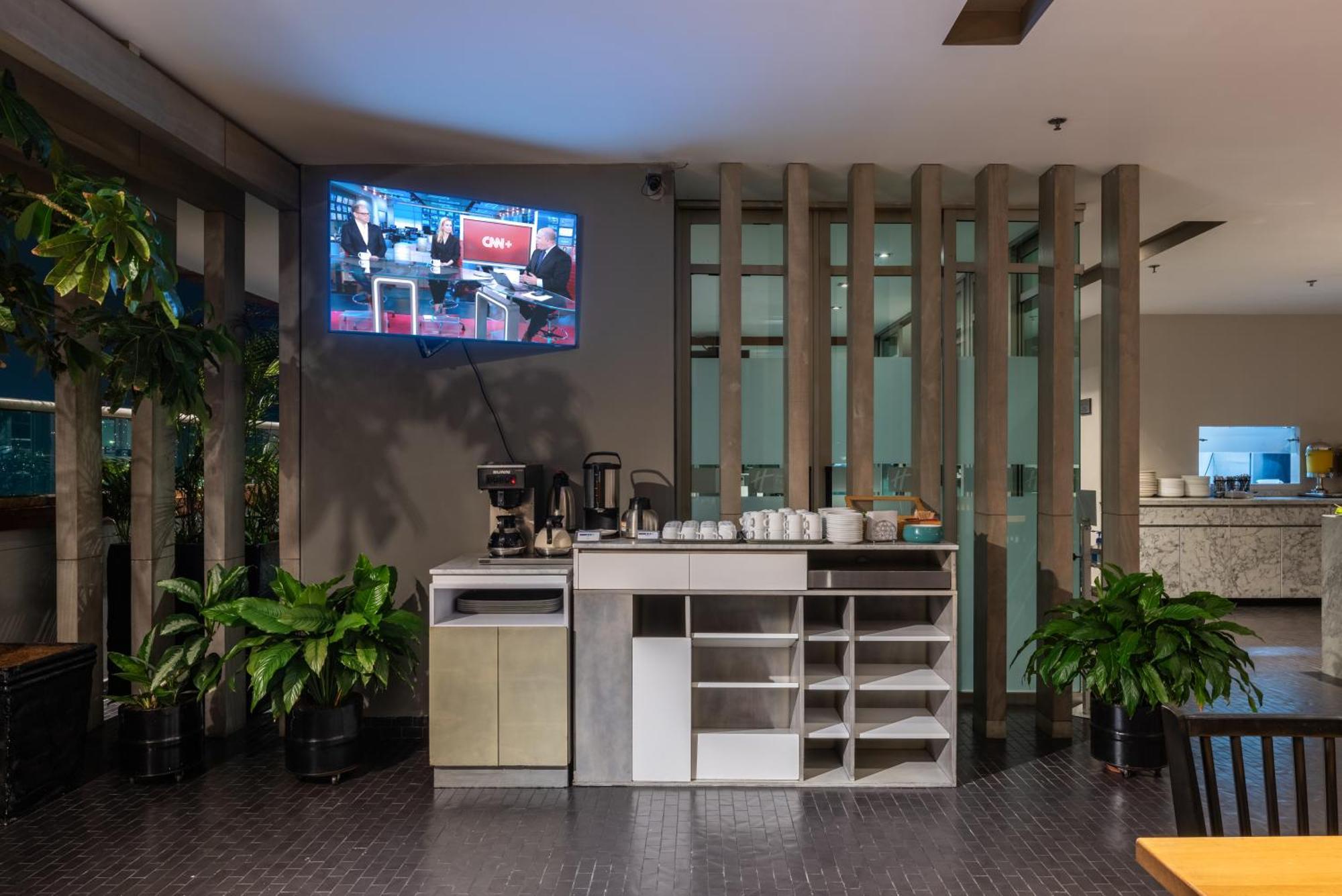 Hotel Holiday Inn Express & Suites Medellin By Ihg Exterior foto